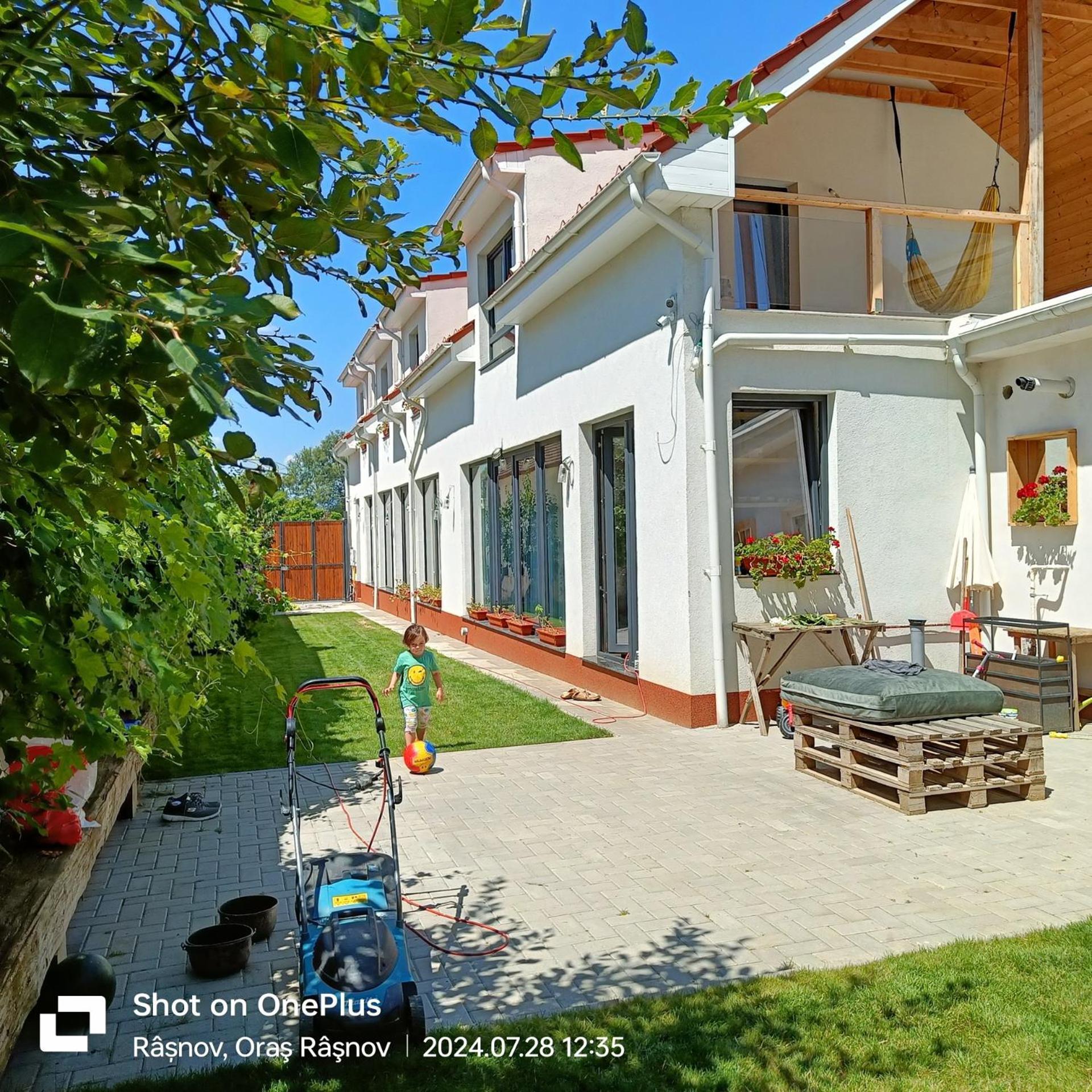 Отель Imperfect House Рышнов Экстерьер фото
